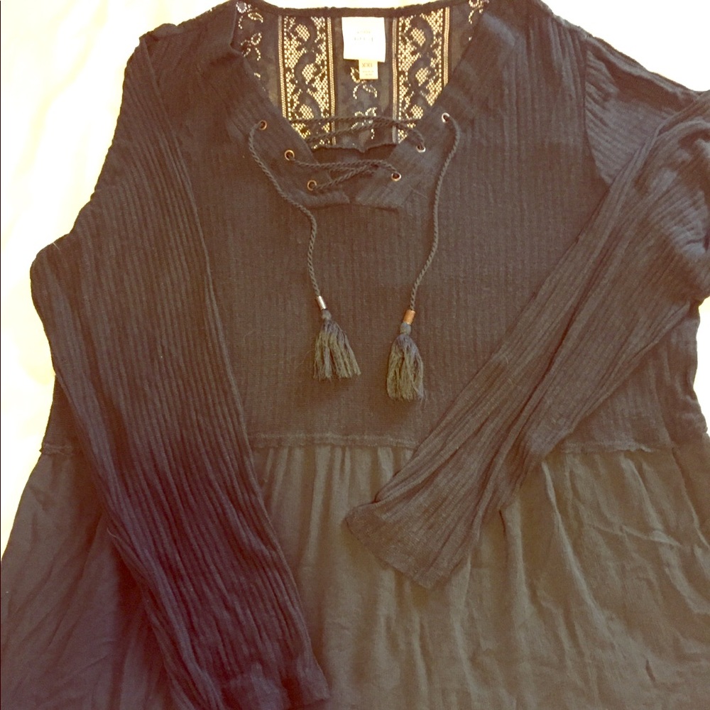 Knox Rose Army green sweater